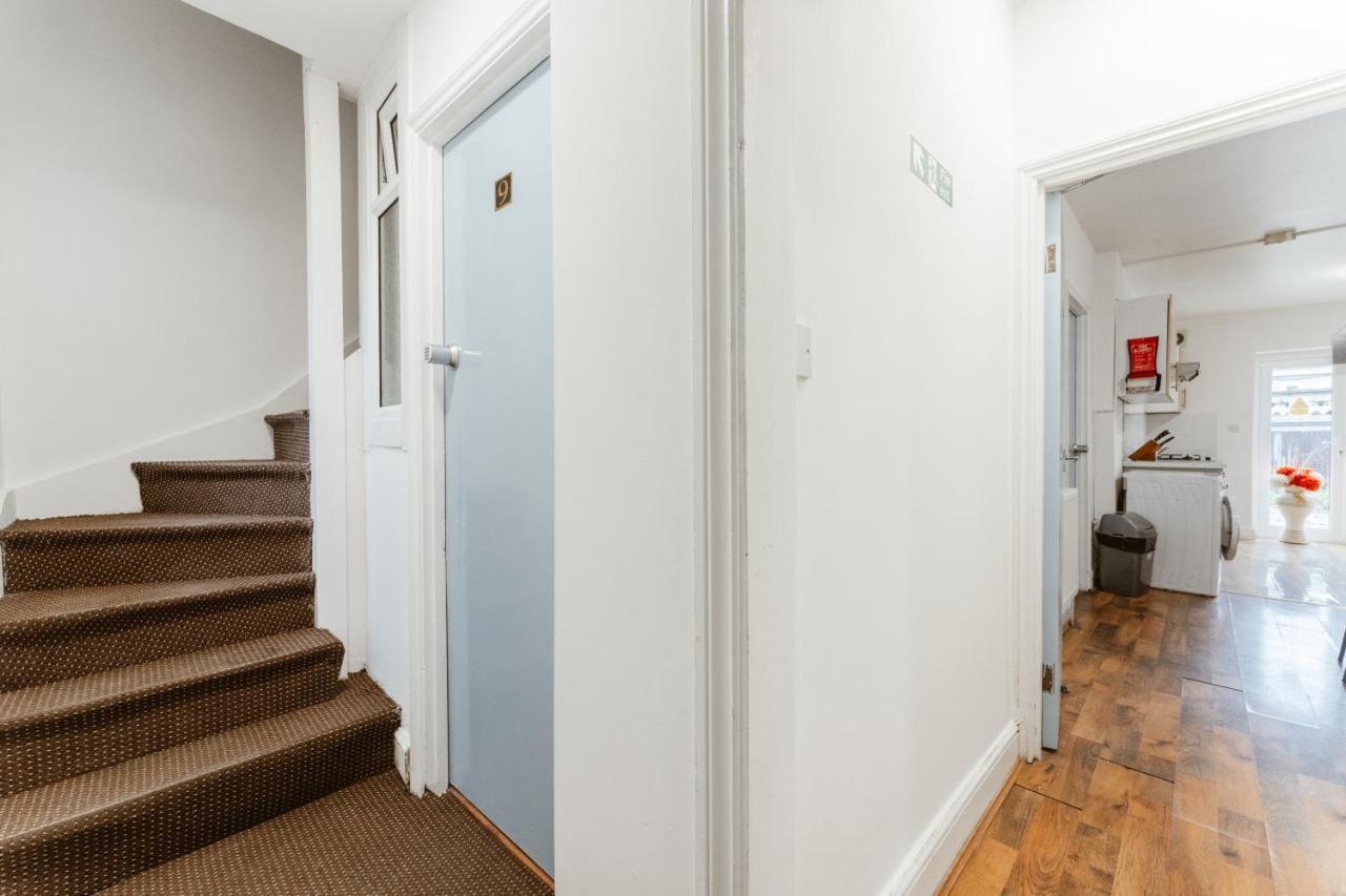 Upton Park Bedrooms 25 Min To Central London Exterior photo